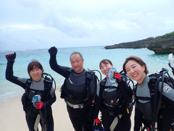 ６月２８日　ガイド貸切で安心ツアー☆水中スクーターに体験ダイビング♫